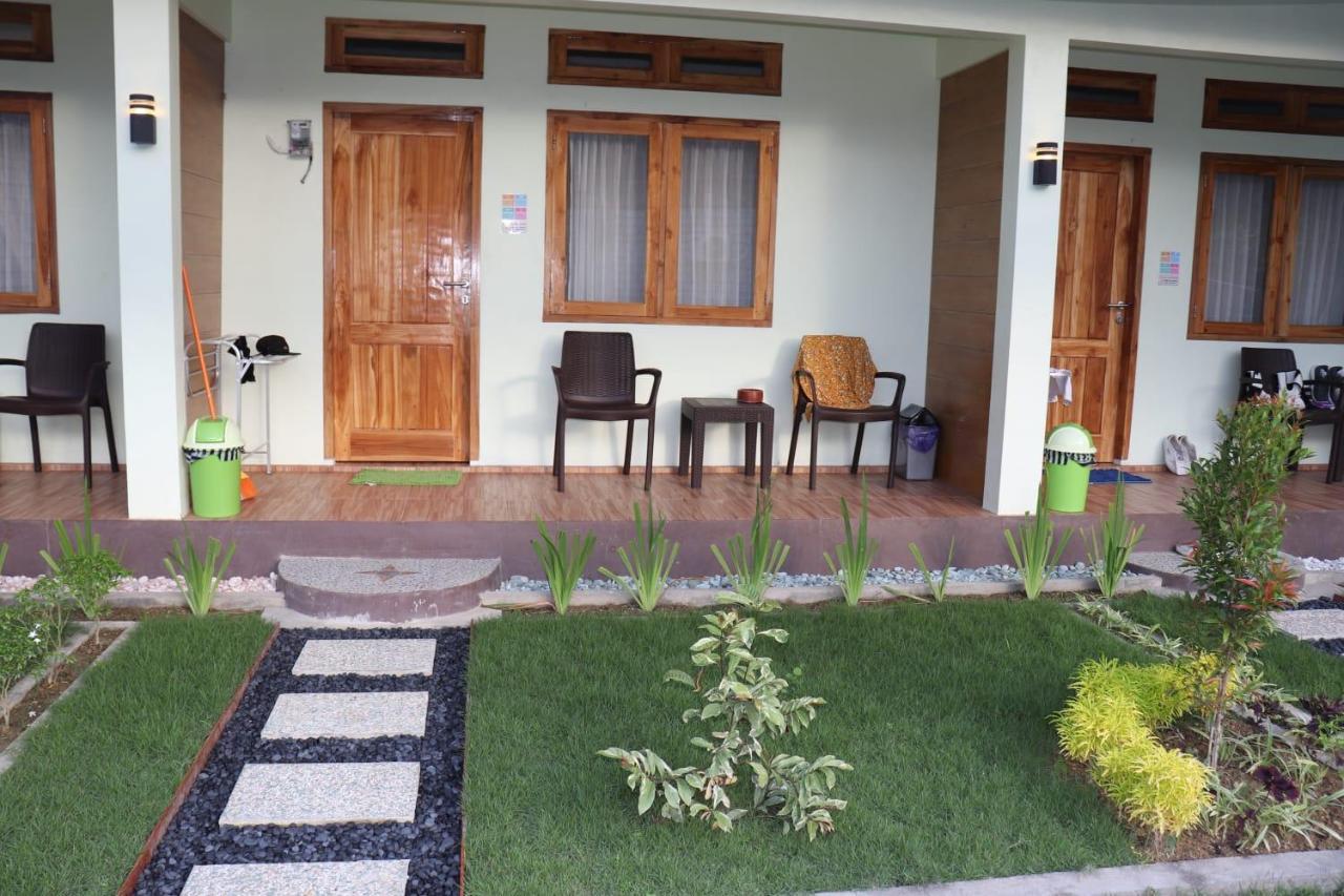 Room 212 Kuta  Exterior photo
